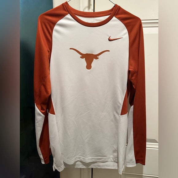 Nike Tops - Nike Elite Texas Longhorns Dri-FIT Long Sleeve On-Court Basketball Warm-up Shirt